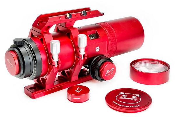 William Optics Cat61 RedCat 61mm f/4.9 Petzval APO Refractor Telescope (L-RC61) with included accessories - side view | Télescope réfracteur William Optics Cat61 RedCat 61 WIFD f/4.9 Petzval APO (L-RC61)